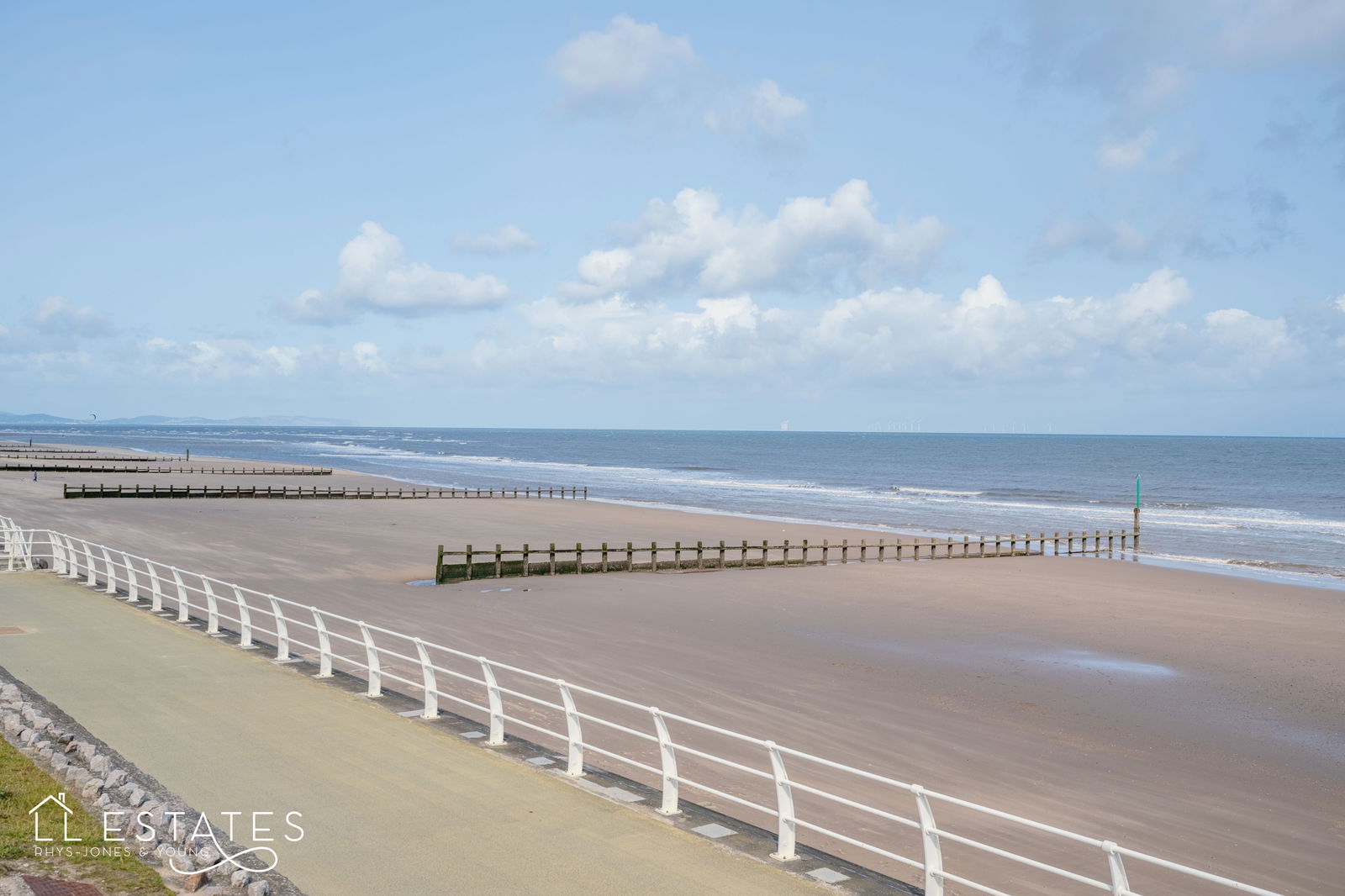 7 bed detached house for sale in Marine Drive, Rhyl, LL18 3AY 1