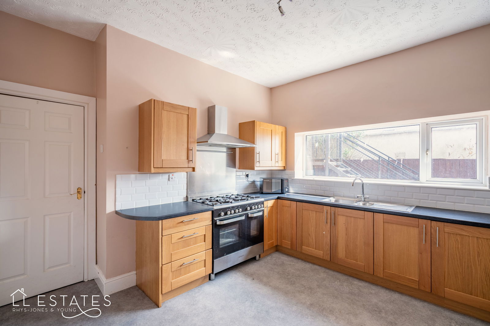 7 bed detached house for sale in Marine Drive, Rhyl, LL18 3AY  - Property Image 7