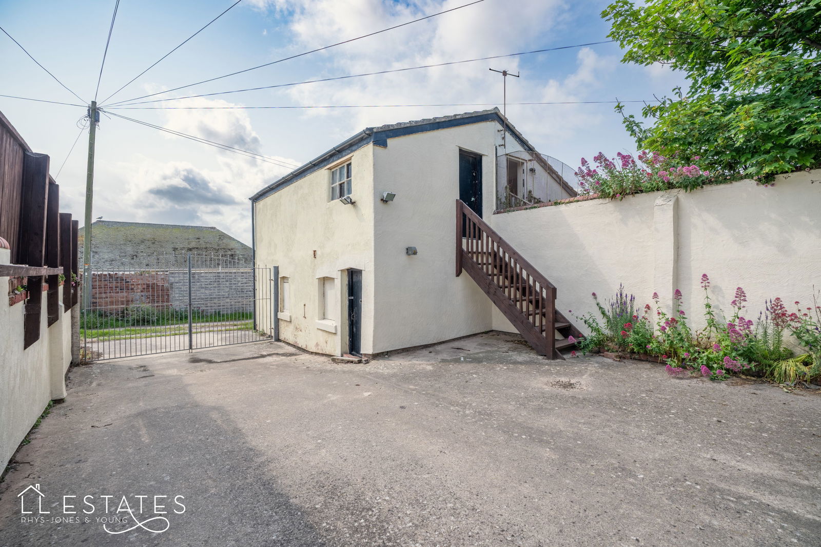 7 bed detached house for sale in Marine Drive, Rhyl, LL18 3AY  - Property Image 23