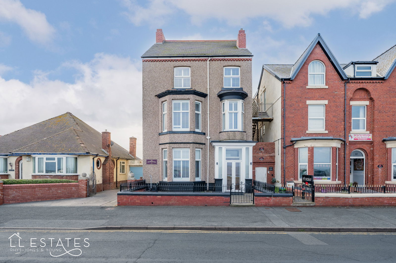 7 bed detached house for sale in Marine Drive, Rhyl, LL18 3AY