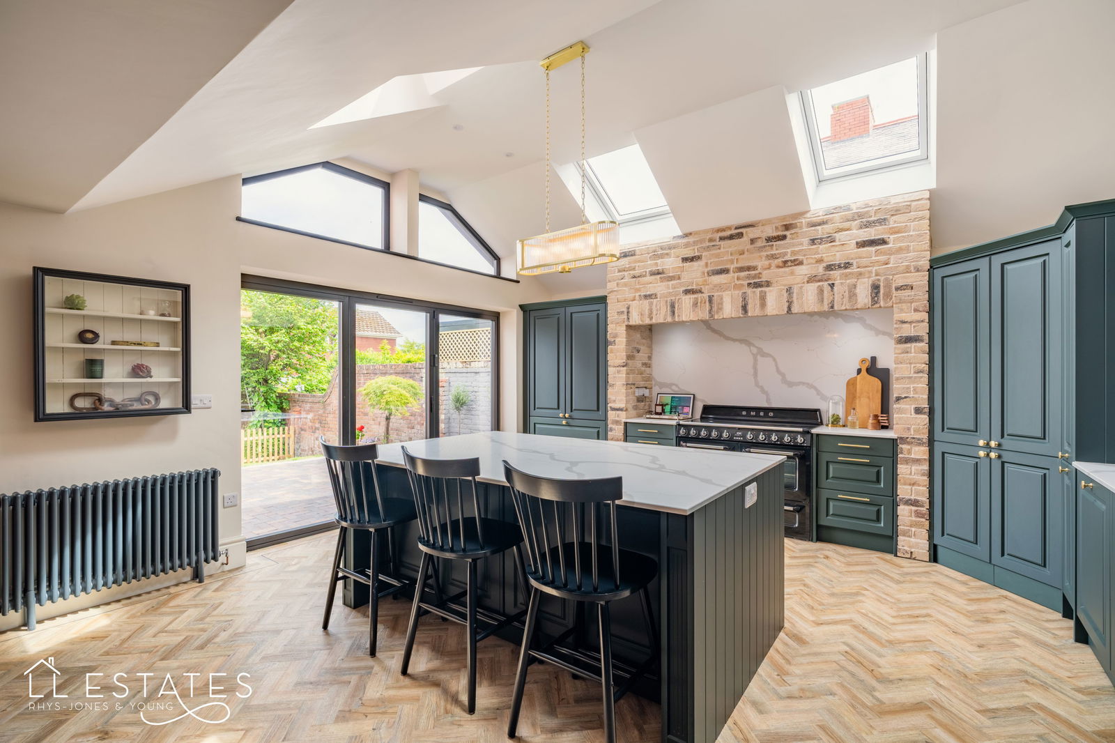 5 bed semi-detached house for sale in Queens Walk, Rhyl  - Property Image 2