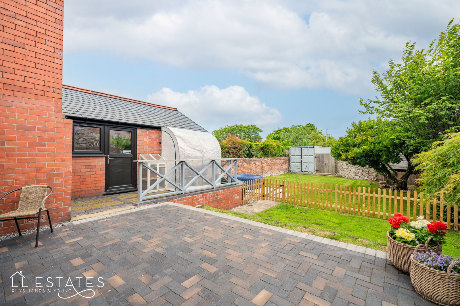 5 bed semi-detached house for sale in Queens Walk, Rhyl  - Property Image 21
