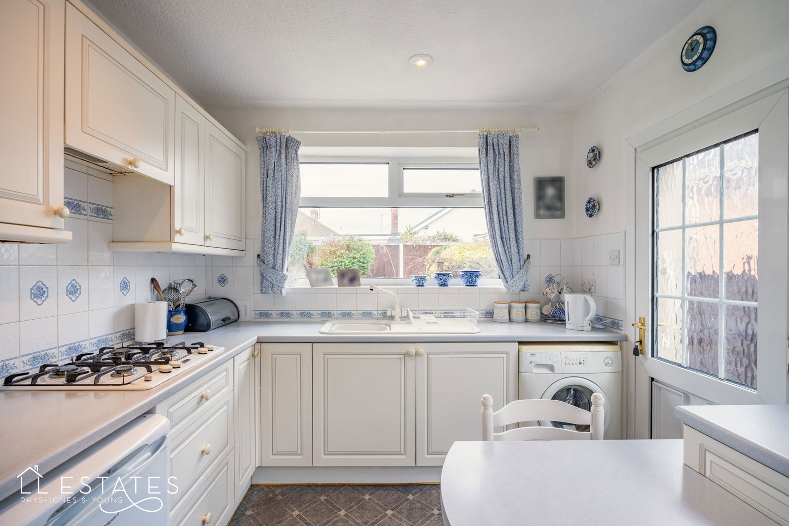 2 bed bungalow for sale in Fairlands Crescent, Rhuddlan  - Property Image 5