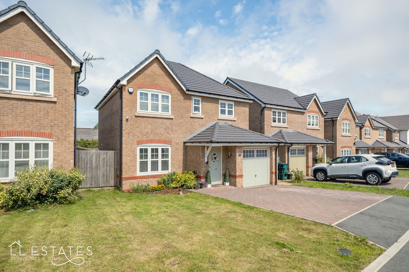 4 bed detached house for sale in Cae Ddol, Abergele 0