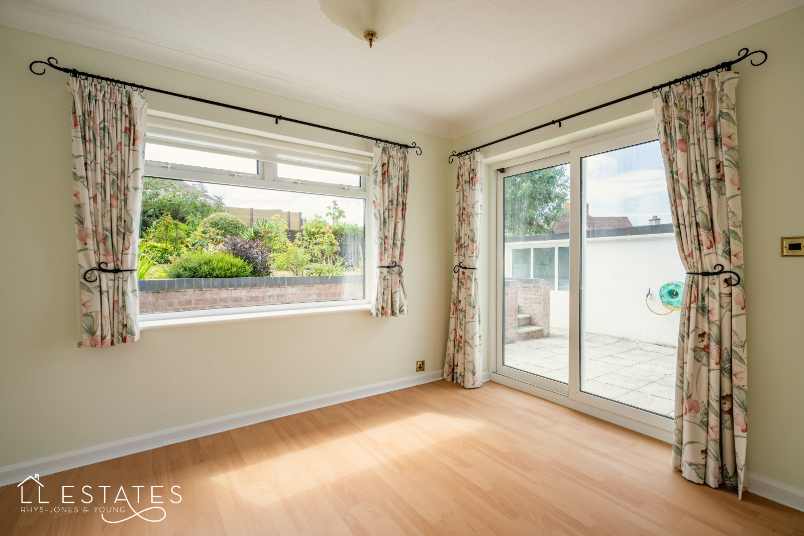 3 bed bungalow for sale in Riversdale, Conway Crescent, Llandudno  - Property Image 6