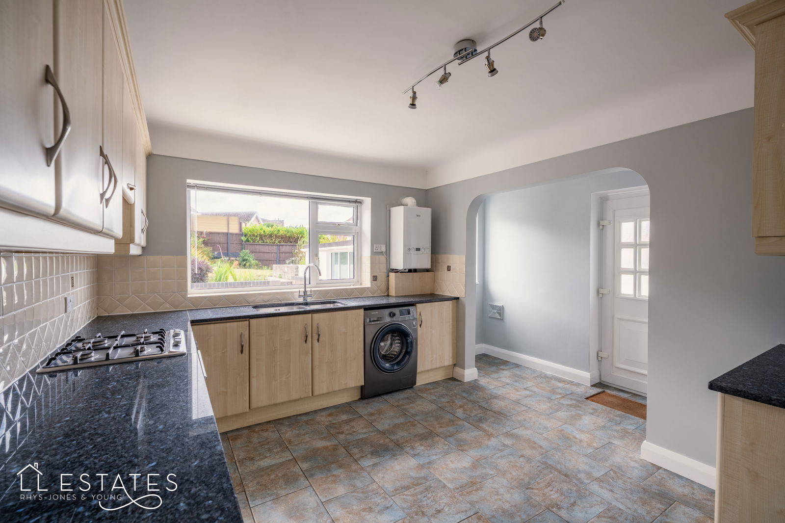 3 bed bungalow for sale in Riversdale, Conway Crescent, Llandudno 6