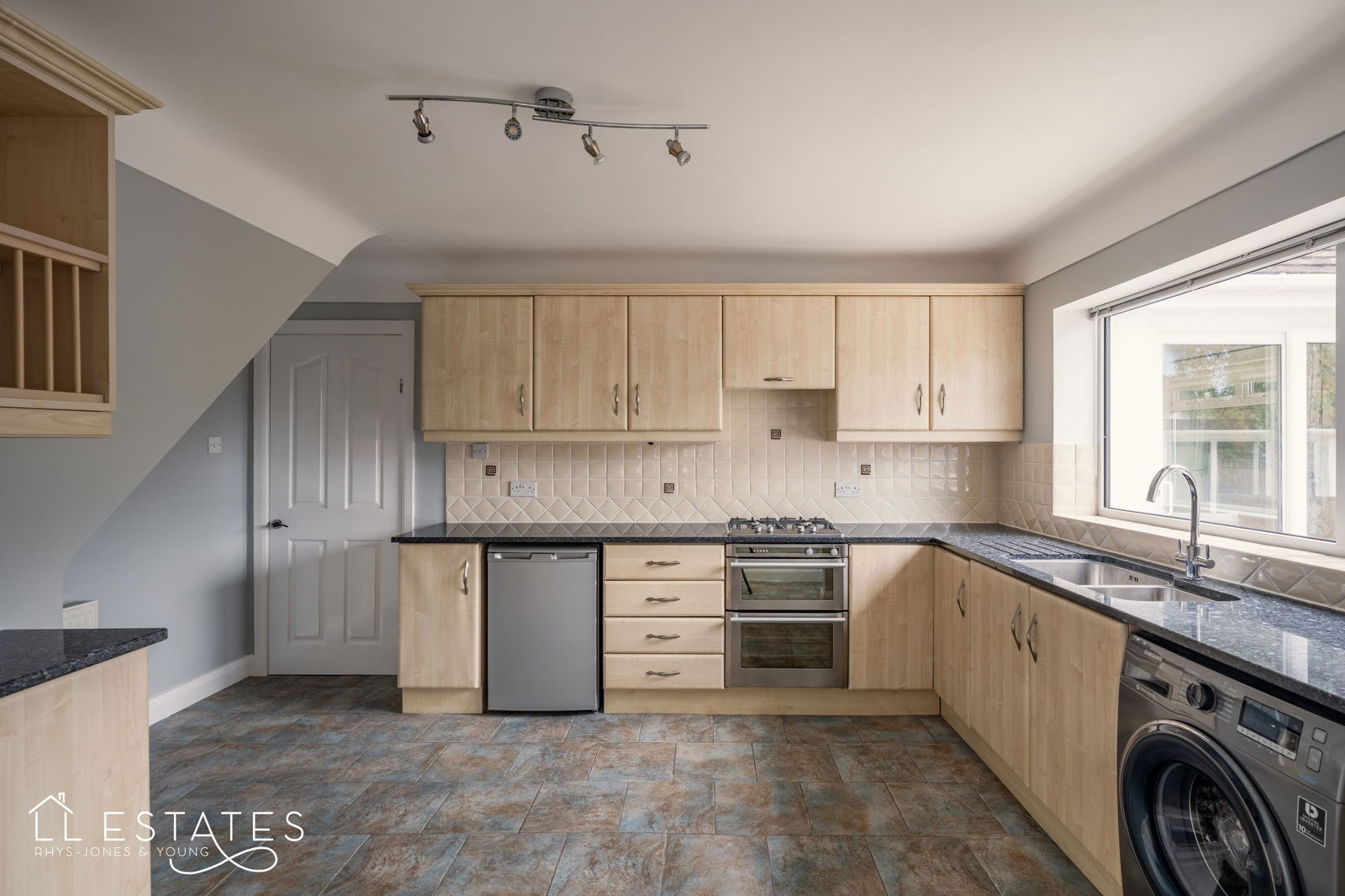 3 bed bungalow for sale in Riversdale, Conway Crescent, Llandudno 7