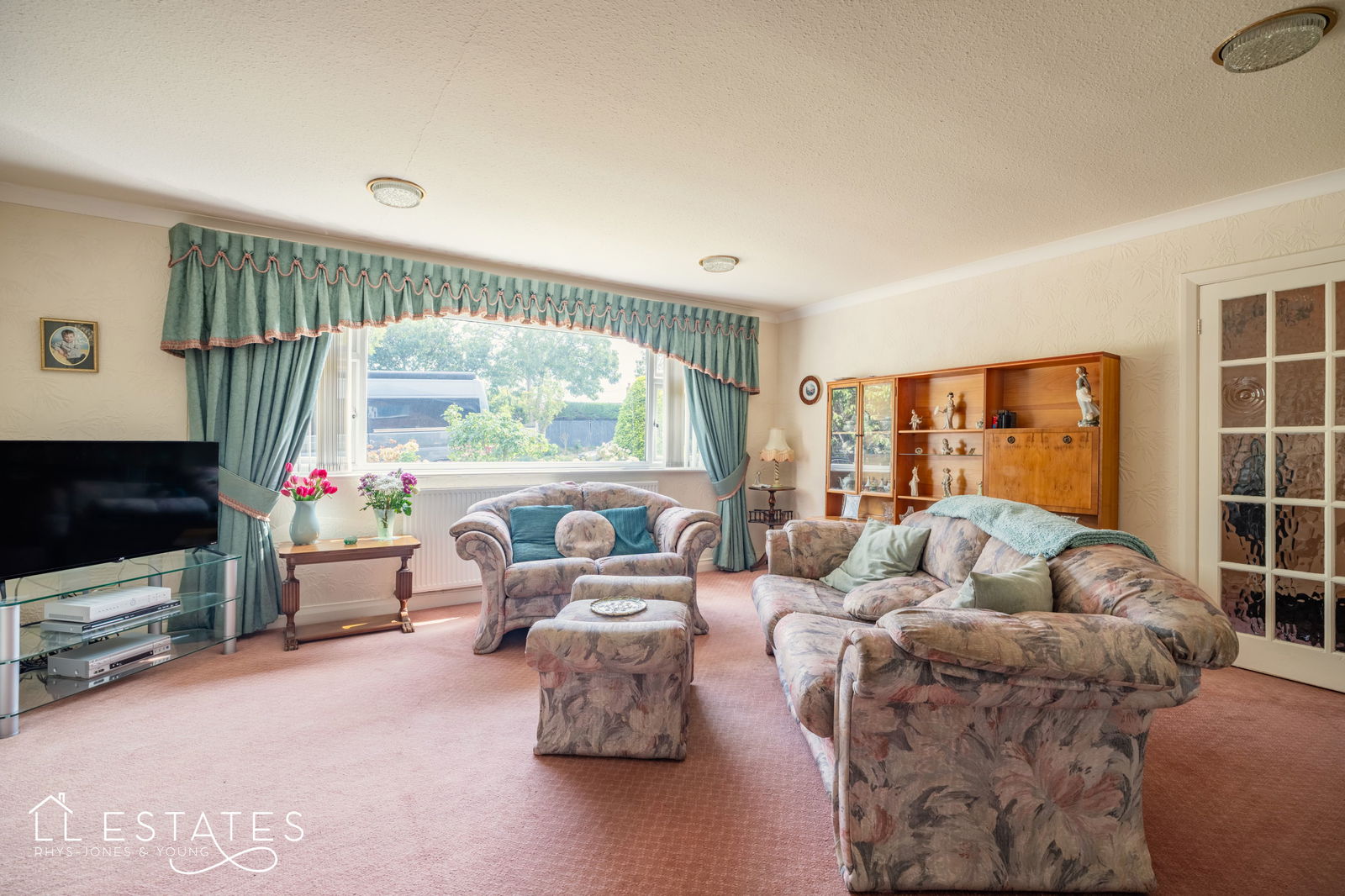 4 bed detached house for sale in Highlands Close, Rhuddlan, LL18 2RU  - Property Image 2