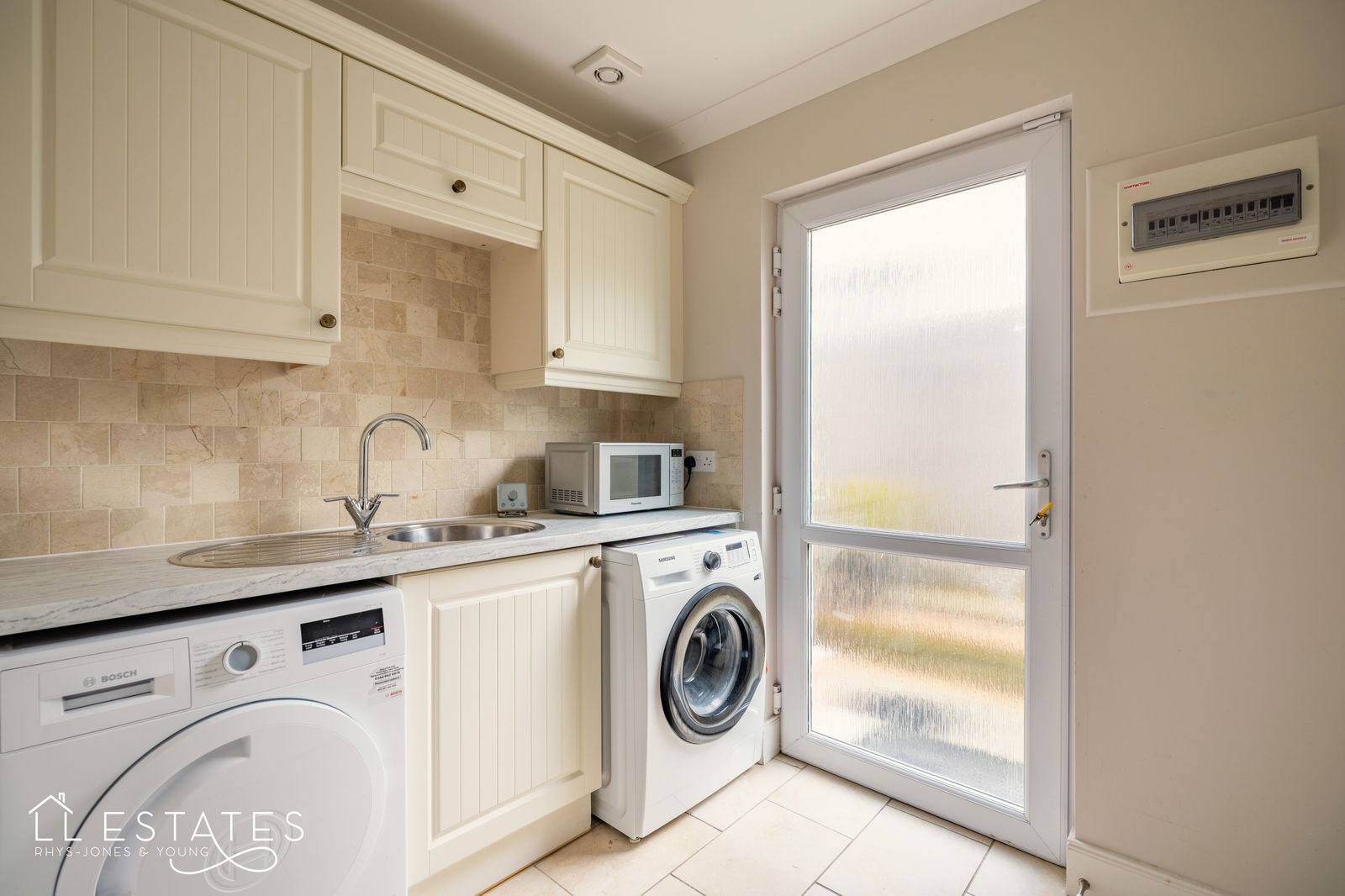 3 bed bungalow for sale in Allt Goch, St. Asaph 6