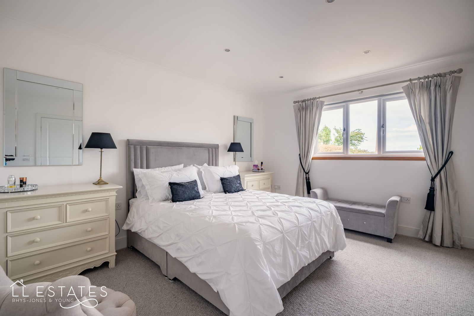 3 bed bungalow for sale in Allt Goch, St. Asaph  - Property Image 9