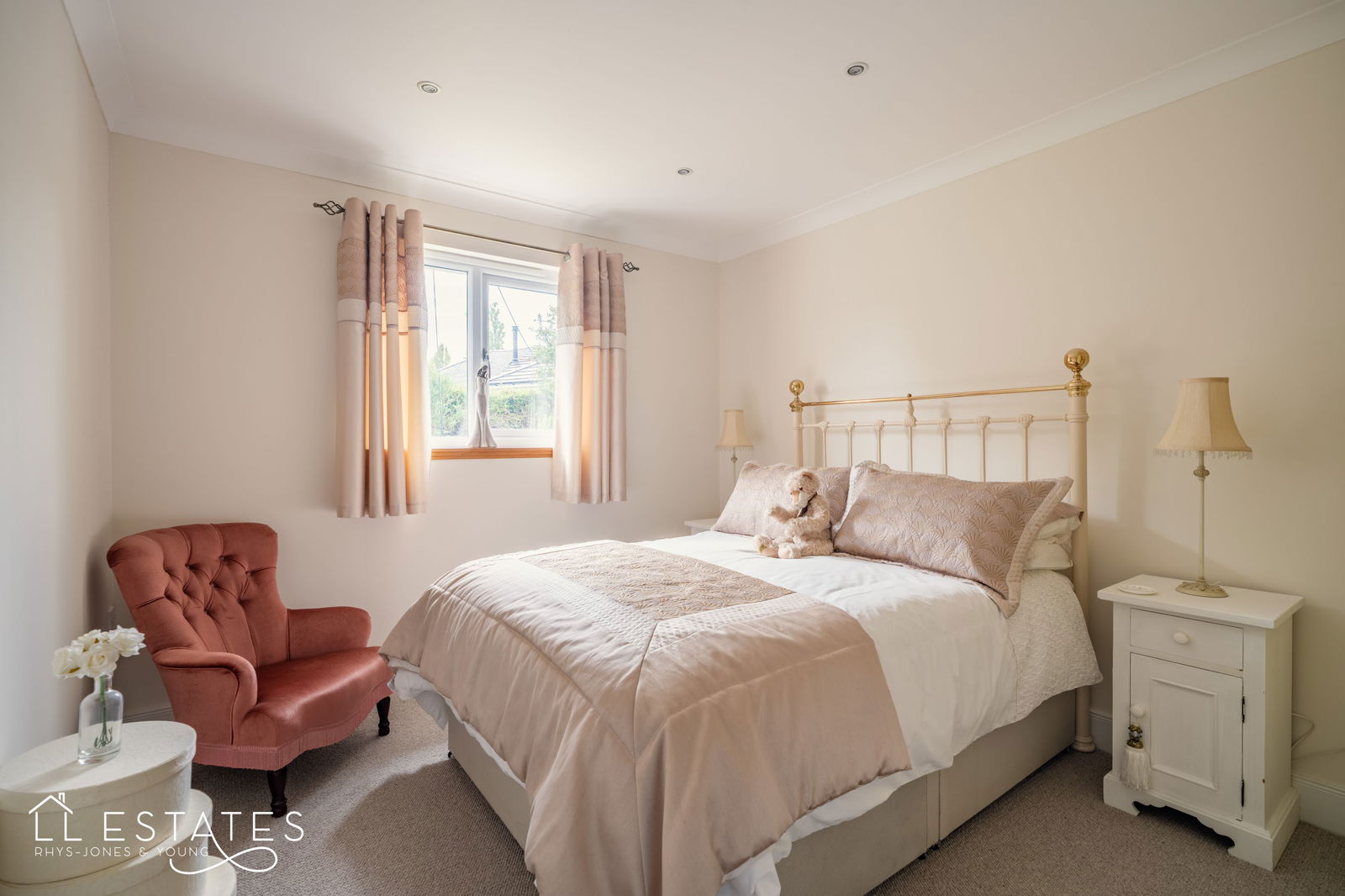 3 bed bungalow for sale in Allt Goch, St. Asaph  - Property Image 11