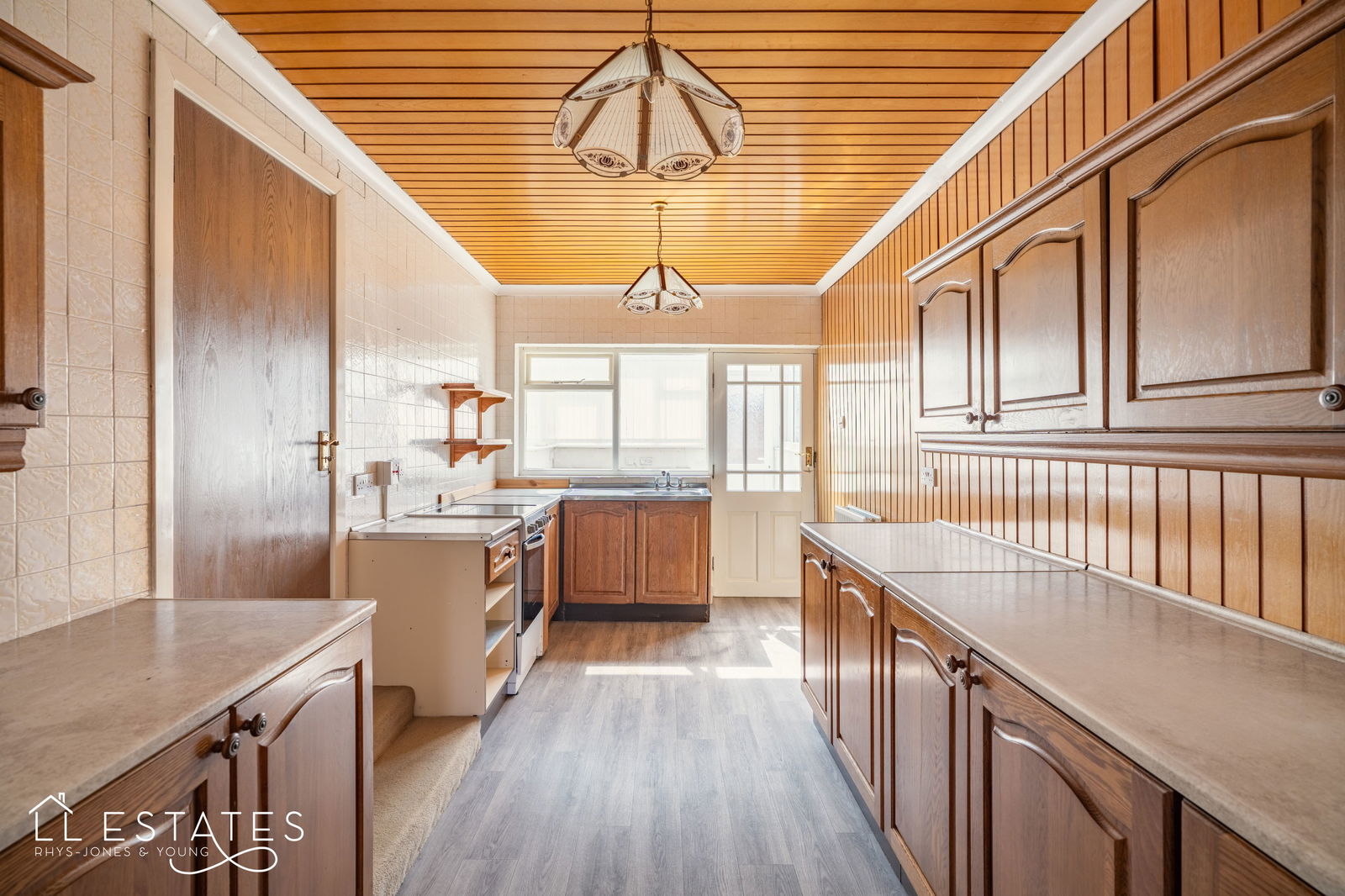 3 bed bungalow for sale in Highlands Close, Rhuddlan 2