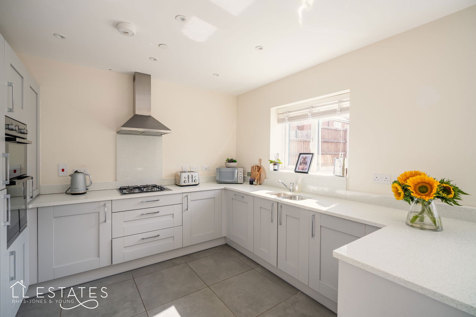 3 bed detached house for sale in Ffordd Porthdy, Rhuddlan  - Property Image 4