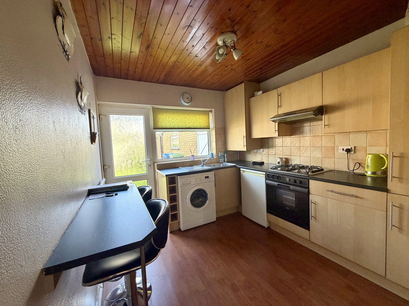 2 bed semi-detached bungalow to rent in Doren Avenue, Rhyl, LL18 4LE  - Property Image 3