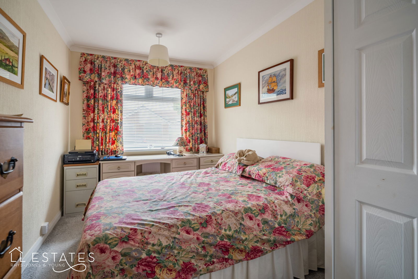 2 bed bungalow for sale in Garnett Drive, Prestatyn  - Property Image 5