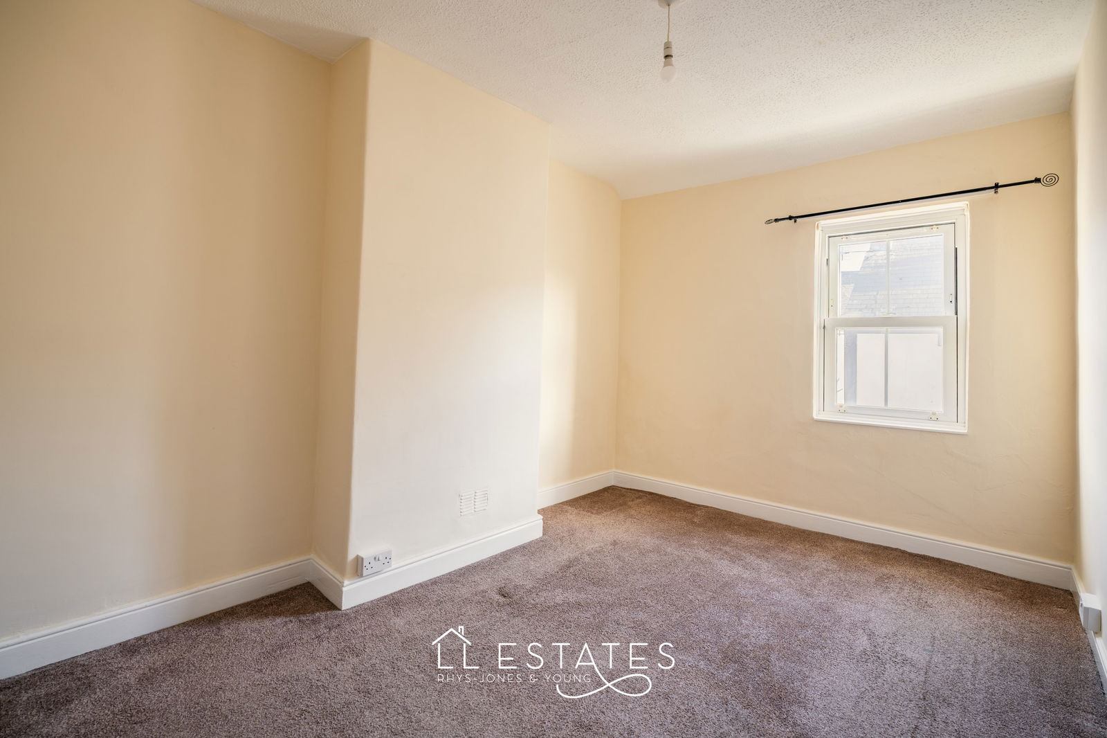 3 bed terraced house for sale in Millbank Road, Rhyl 8