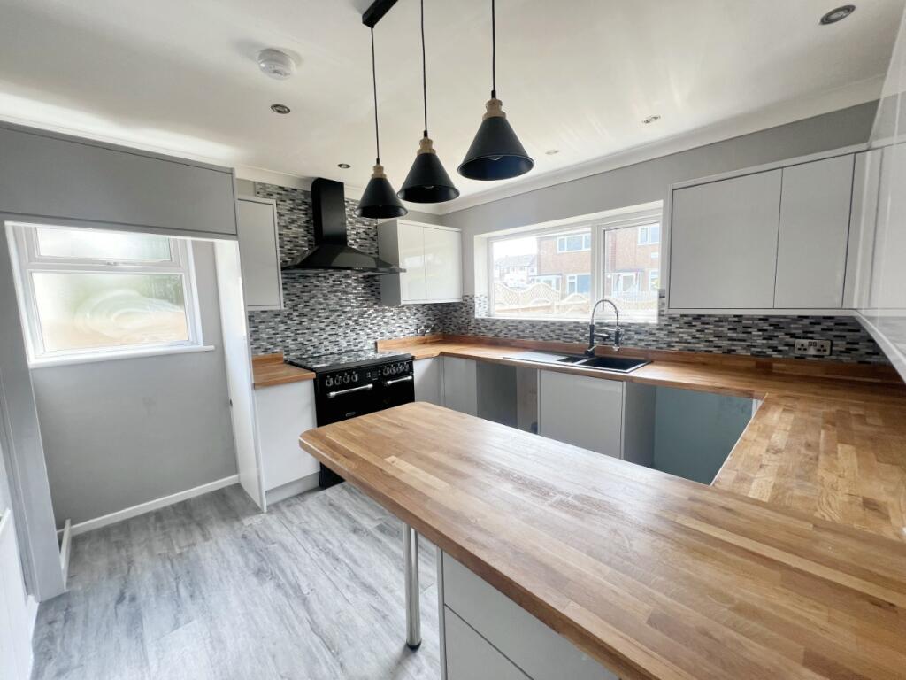 3 bed bungalow to rent in Kerfoot Avenue, Rhuddlan, Rhyl, LL18 2UR 2