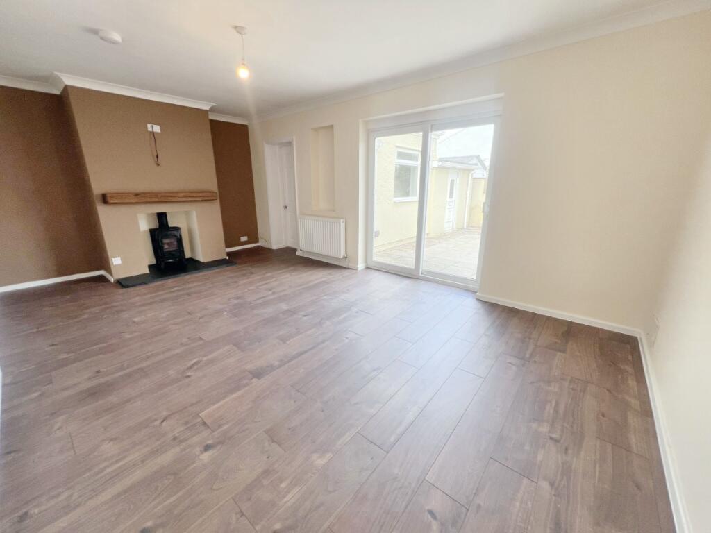 3 bed bungalow to rent in Kerfoot Avenue, Rhuddlan, Rhyl, LL18 2UR 1