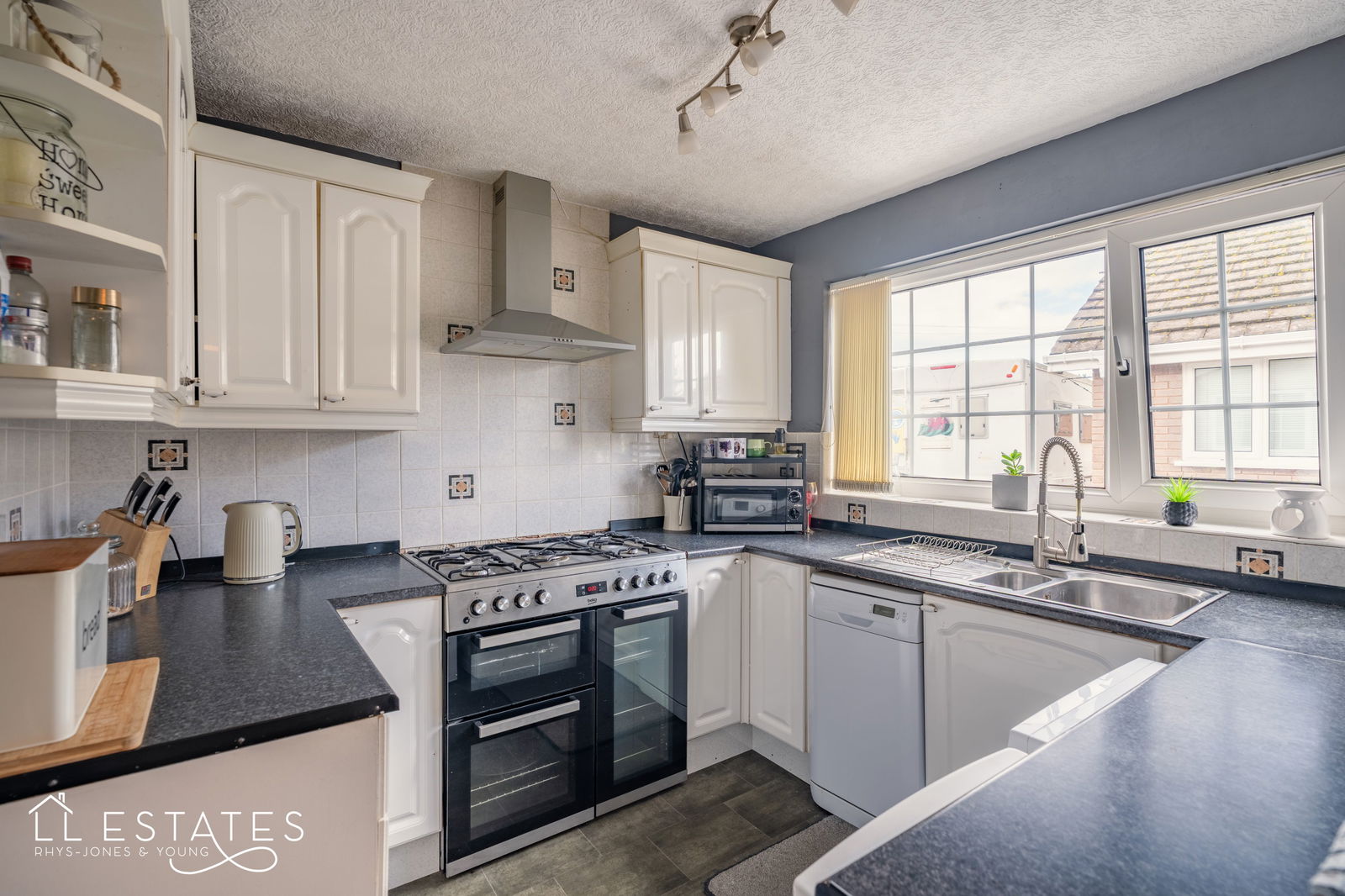 2 bed semi-detached bungalow for sale in Towyn Way West, Towyn  - Property Image 3