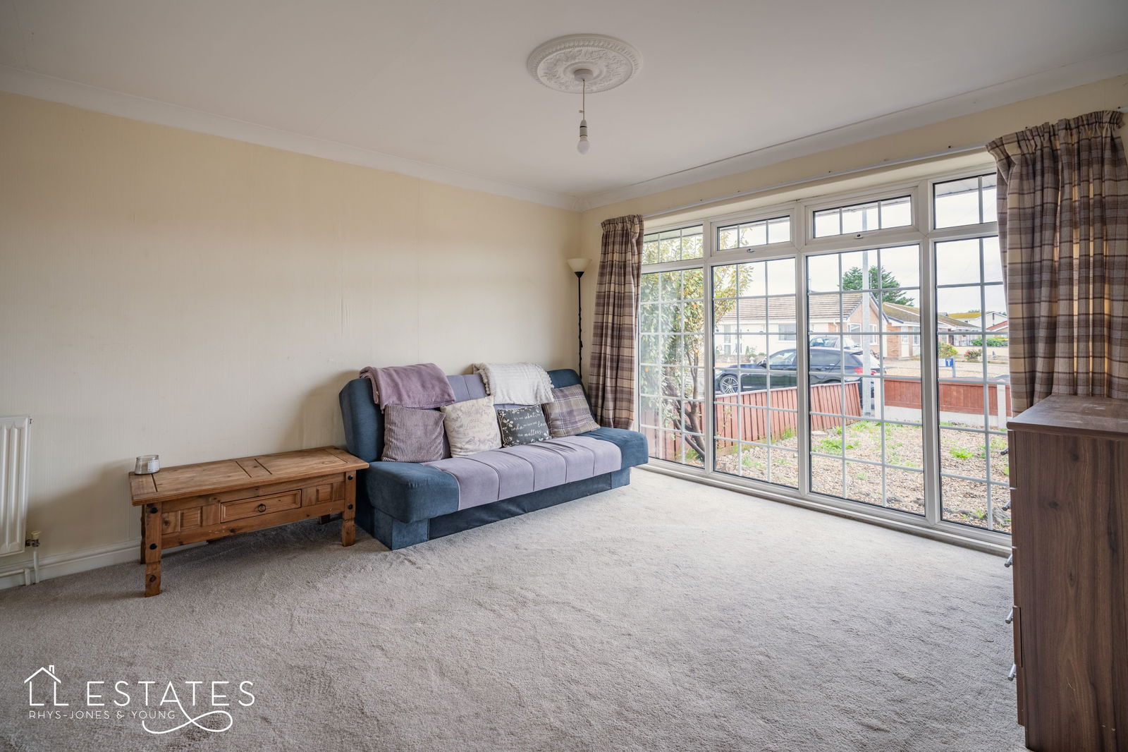 2 bed semi-detached bungalow for sale in Towyn Way West, Towyn  - Property Image 5