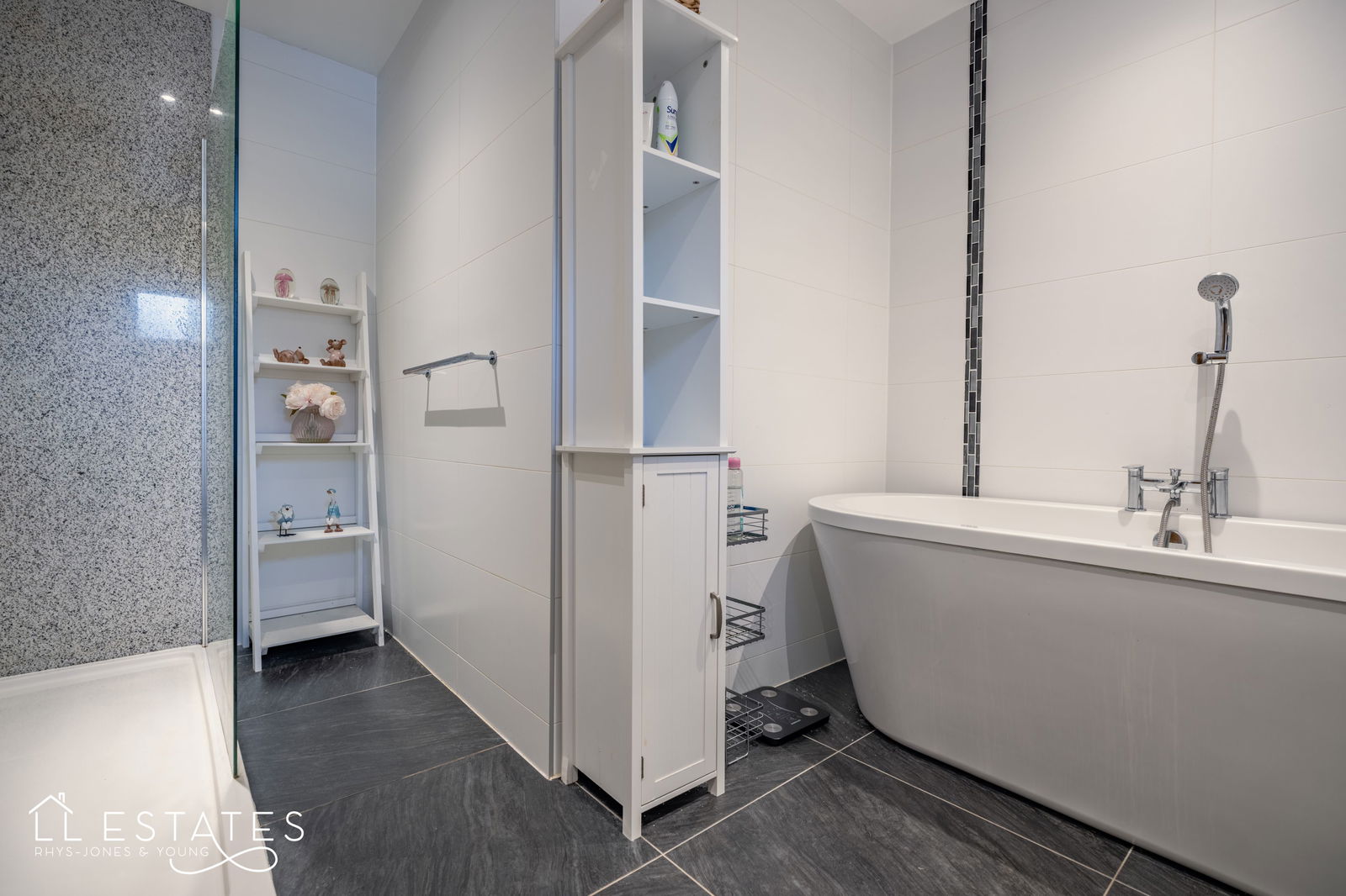 4 bed bungalow for sale in Mount Road, St. Asaph, LL17 0DH 10