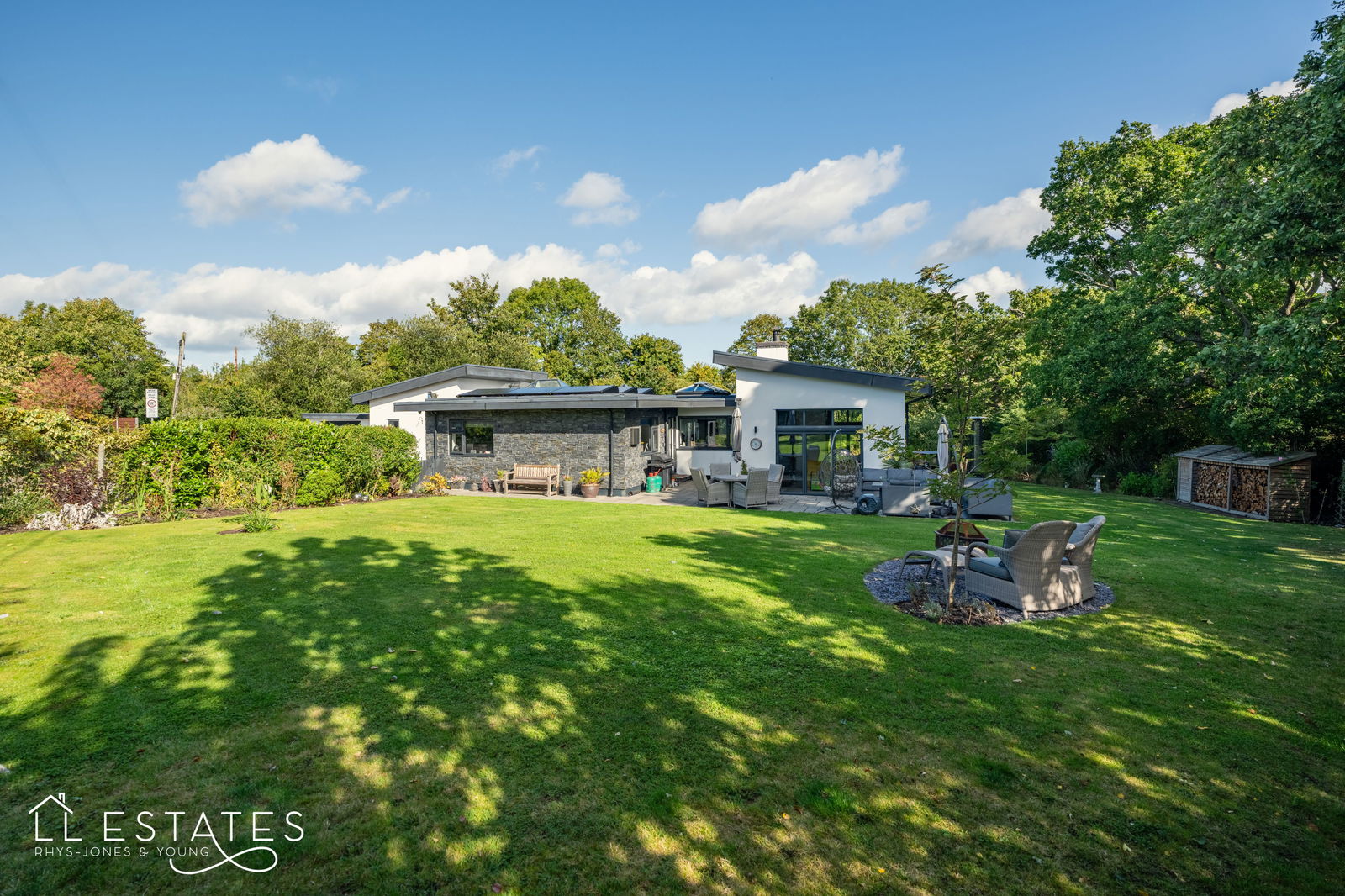4 bed bungalow for sale in Mount Road, St. Asaph, LL17 0DH  - Property Image 2