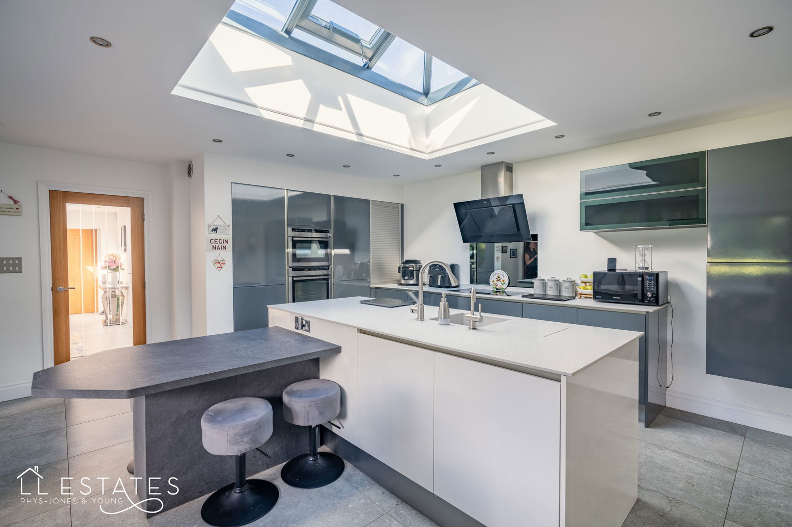 4 bed bungalow for sale in Mount Road, St. Asaph, LL17 0DH  - Property Image 5