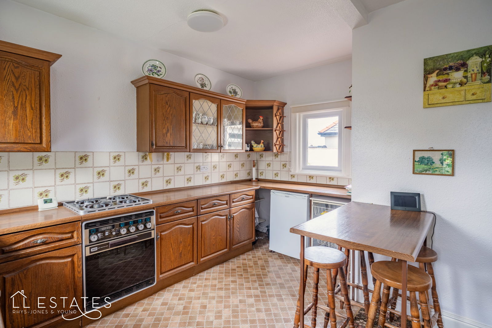 3 bed semi-detached bungalow for sale in Tower Way, Abergele 3