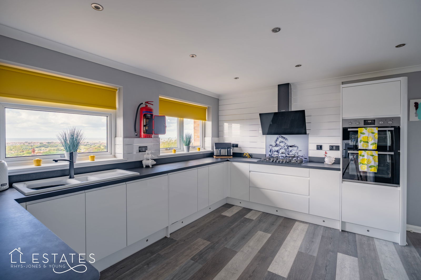 3 bed detached house for sale in Orme View Drive, Prestatyn, LL19 9PG  - Property Image 6