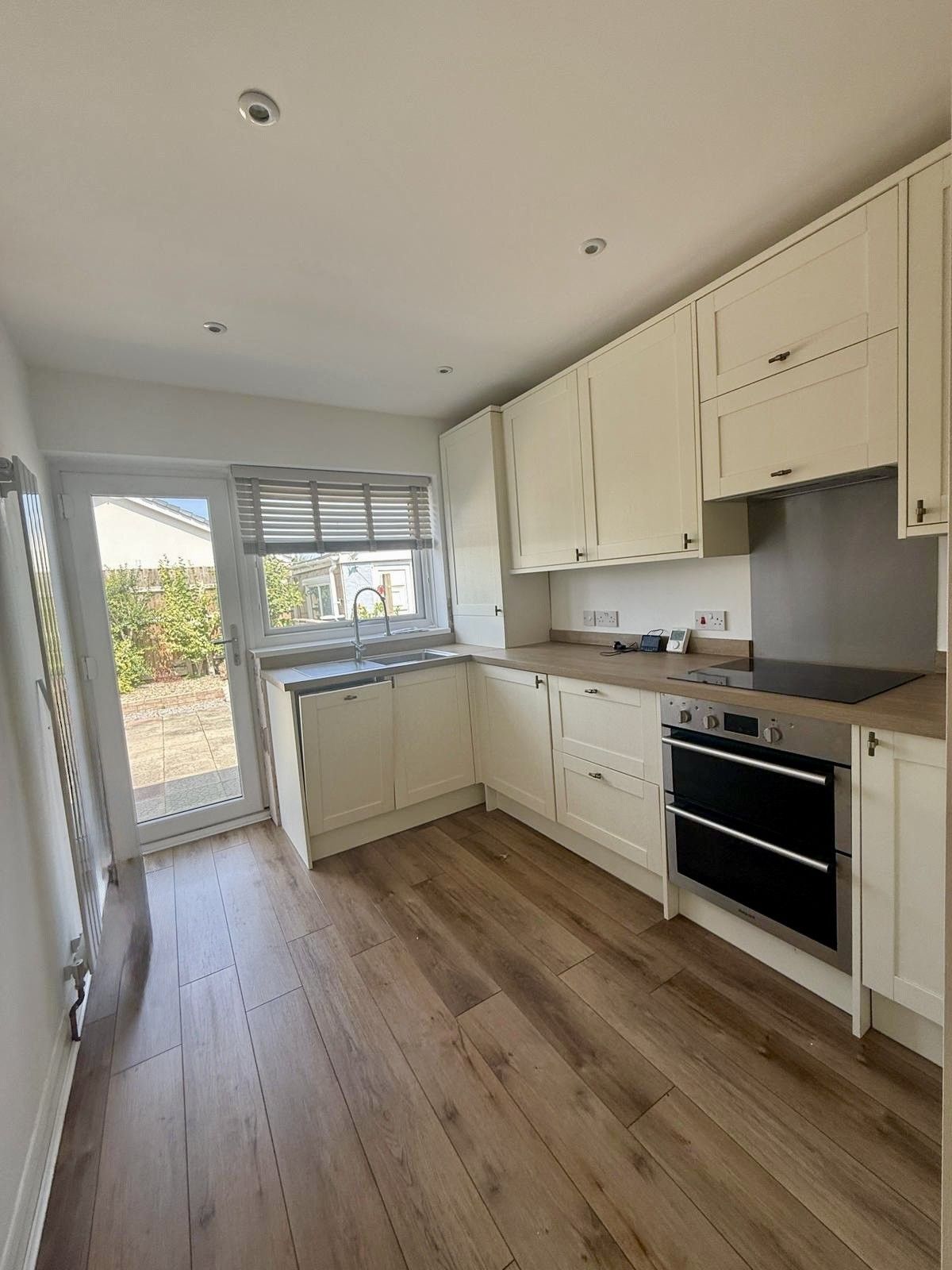 2 bed semi-detached bungalow to rent in Heather Crescent, Prestatyn, LL19 8HD 1