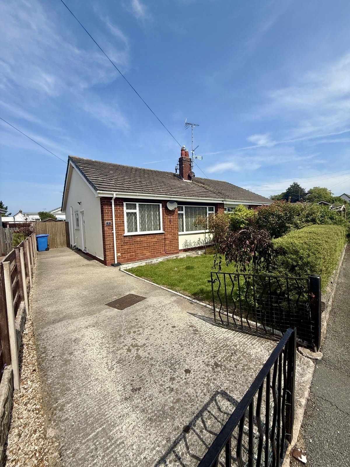 2 bed semi-detached bungalow to rent in Heather Crescent, Prestatyn, LL19 8HD