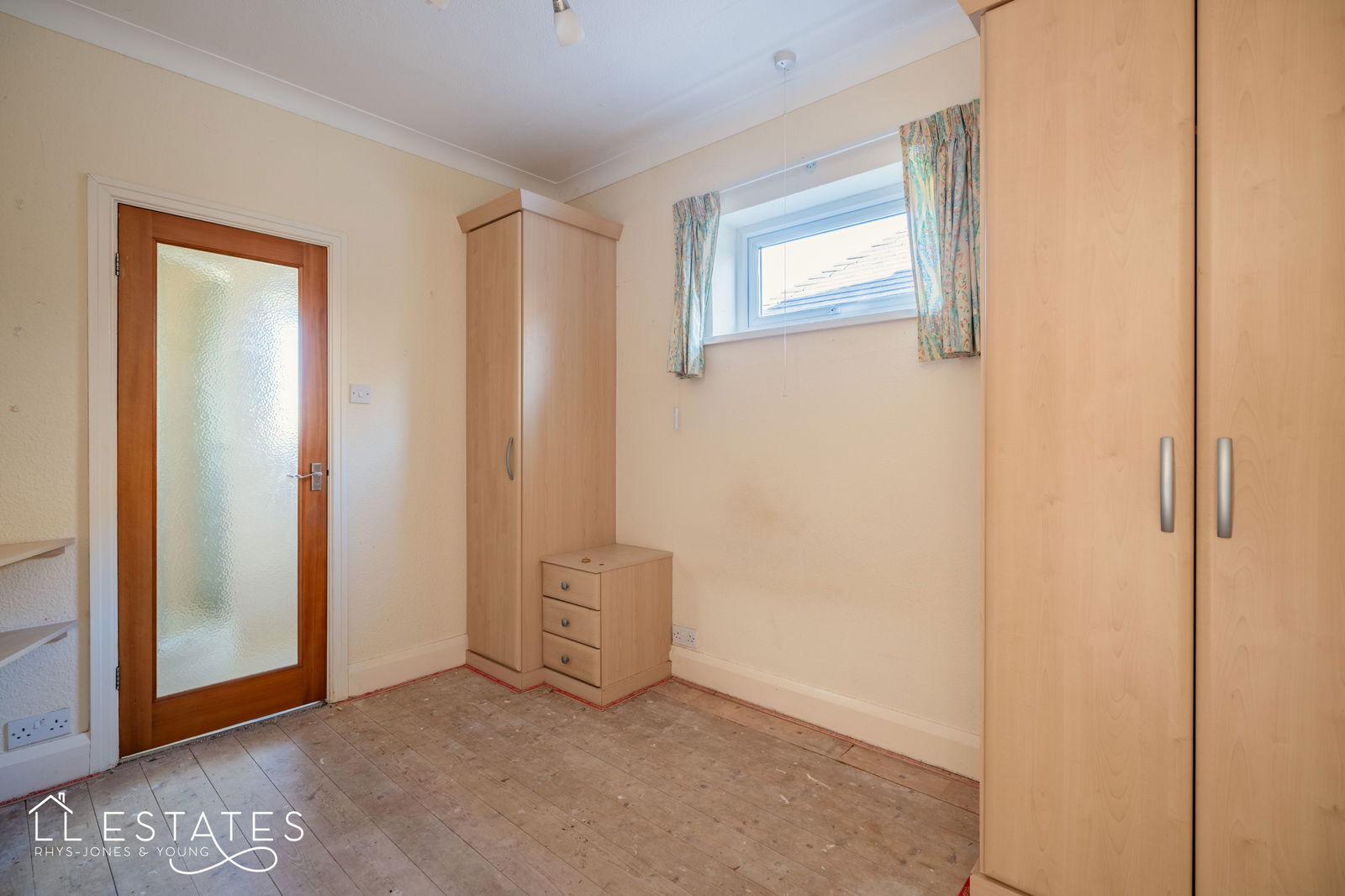 3 bed semi-detached bungalow for sale in Ffordd Ffynnon, Prestatyn, LL19 8BD  - Property Image 7