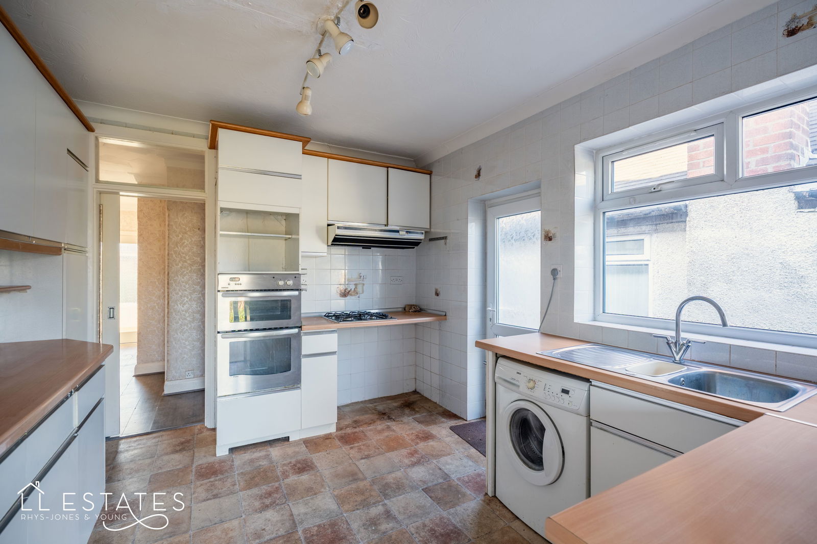 3 bed semi-detached bungalow for sale in Ffordd Ffynnon, Prestatyn, LL19 8BD 2