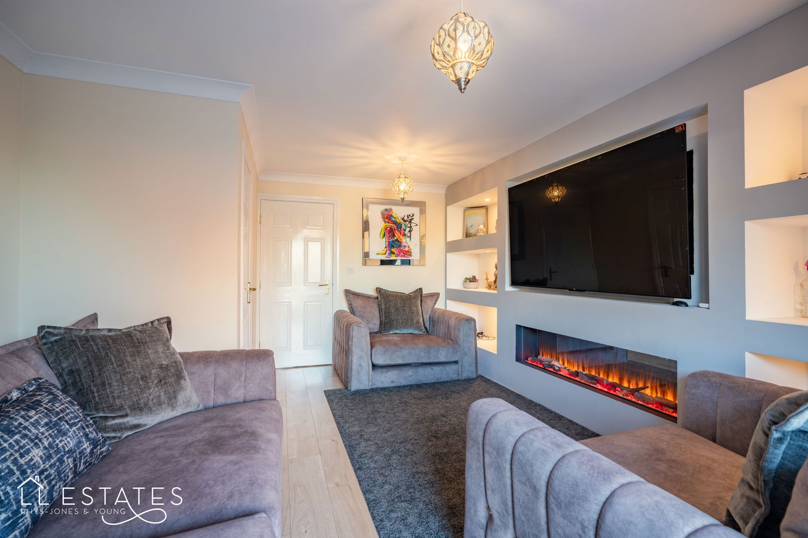 3 bed town house for sale in Ffordd Idwal, Prestatyn, LL19 7US  - Property Image 4