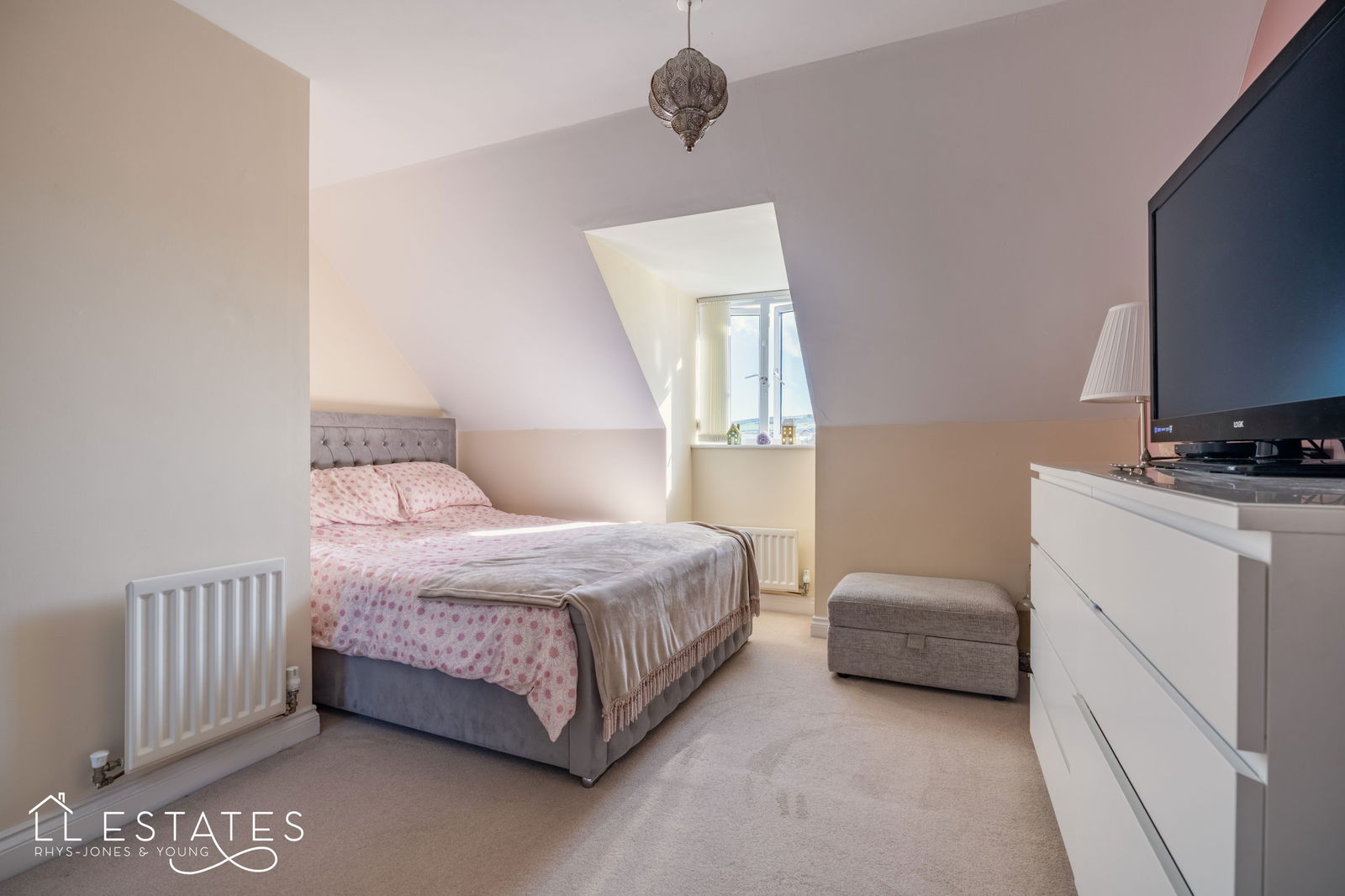 3 bed town house for sale in Ffordd Idwal, Prestatyn, LL19 7US  - Property Image 8