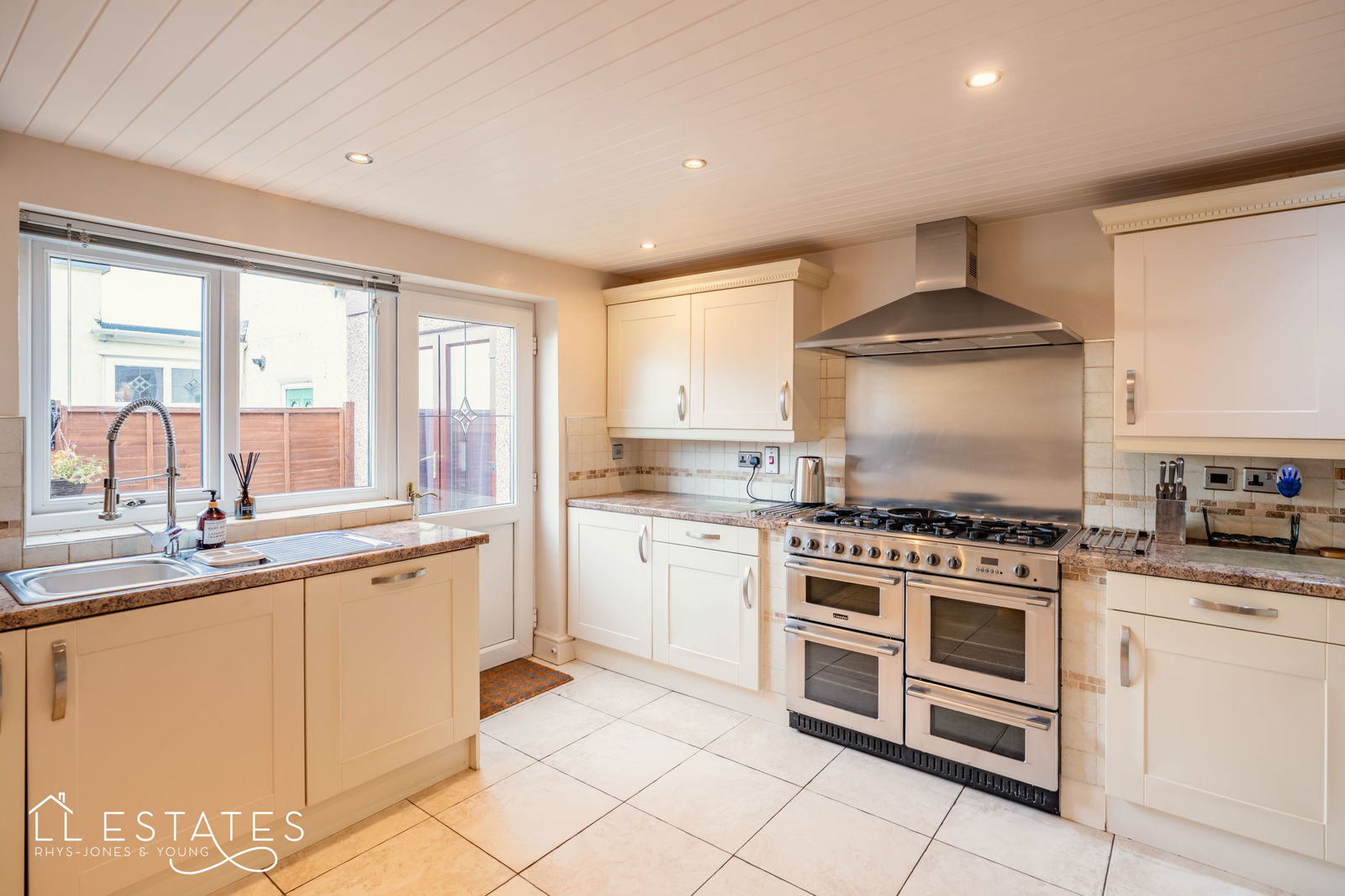 5 bed detached house for sale in Calthorpe Drive, Prestatyn  - Property Image 7