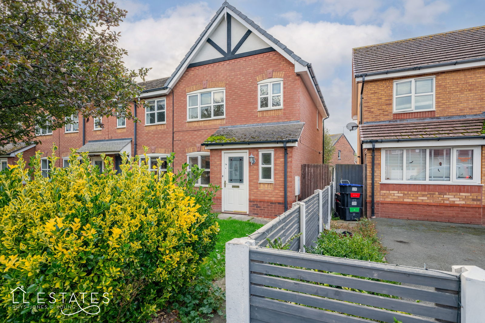 3 bed terraced house for sale in Ffordd Pant y Celyn  - Property Image 1