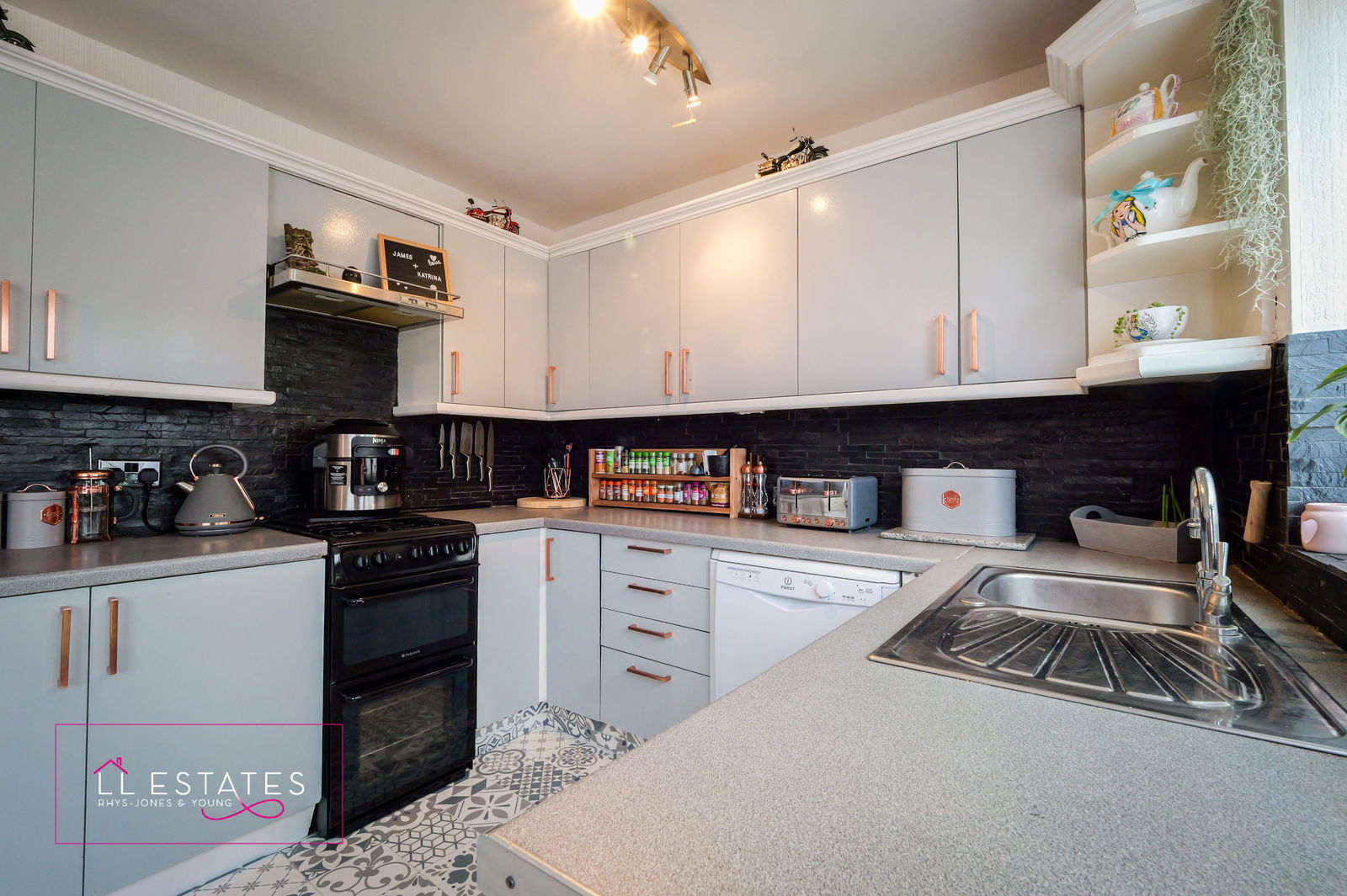 3 bed end of terrace house for sale in Brookdale Road, Rhyl, LL18 4PL  - Property Image 4