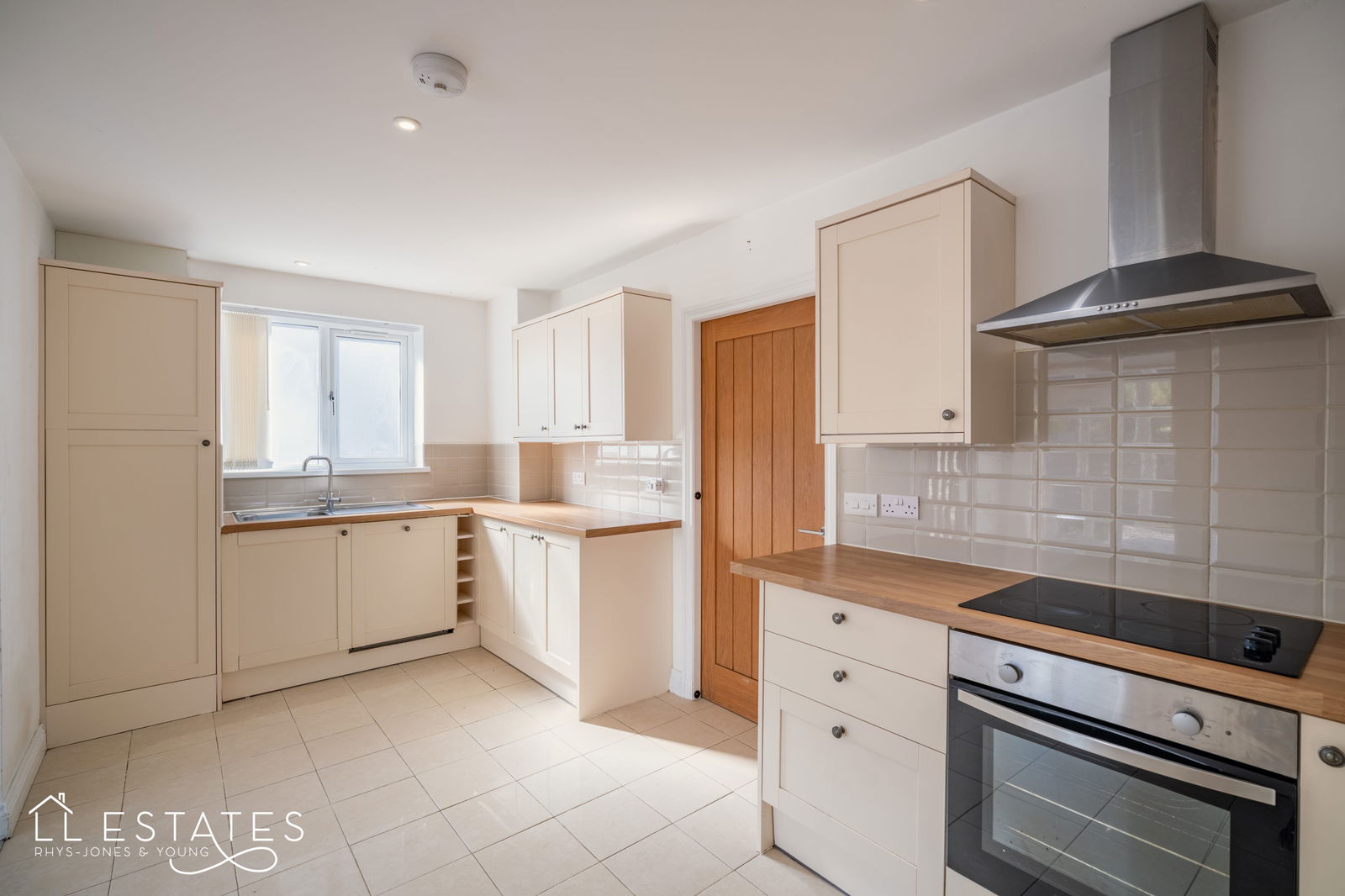 4 bed detached house for sale in Ffordd Bryn Y Garn, Henllan  - Property Image 14