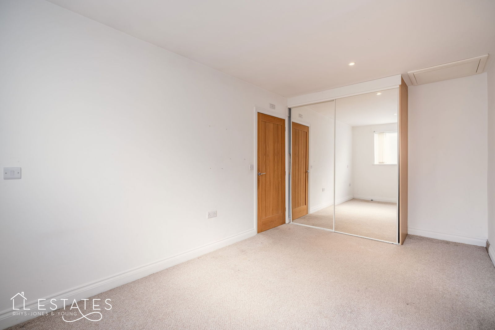 4 bed detached house for sale in Ffordd Bryn Y Garn, Henllan  - Property Image 17