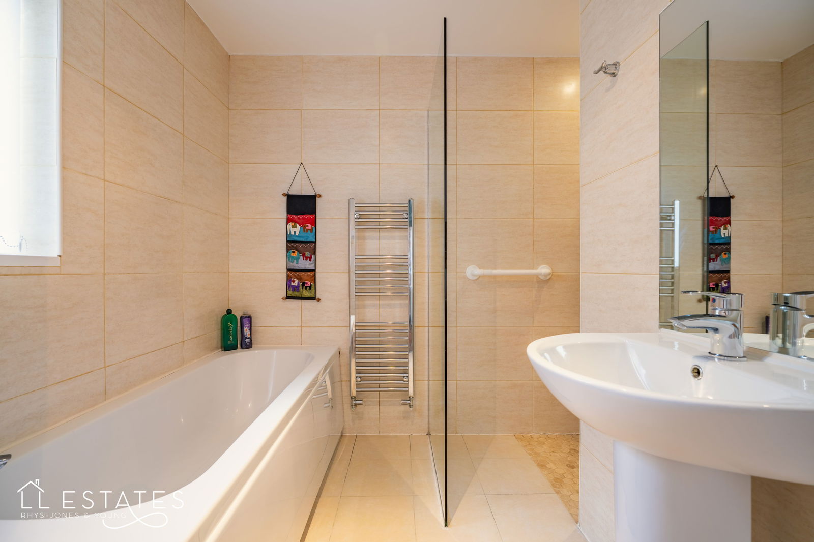 4 bed detached house for sale in Ffordd Bryn Y Garn, Henllan 7