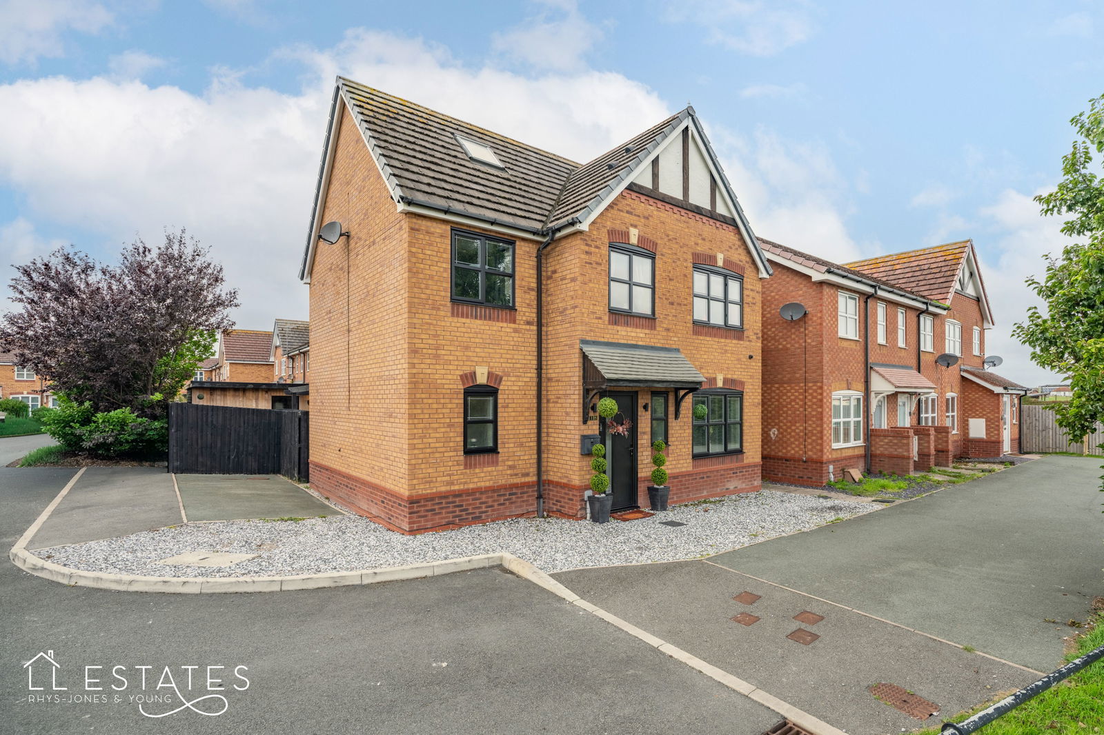 5 bed detached house for sale in Tan Y Coed, Prestatyn, LL19 8YP