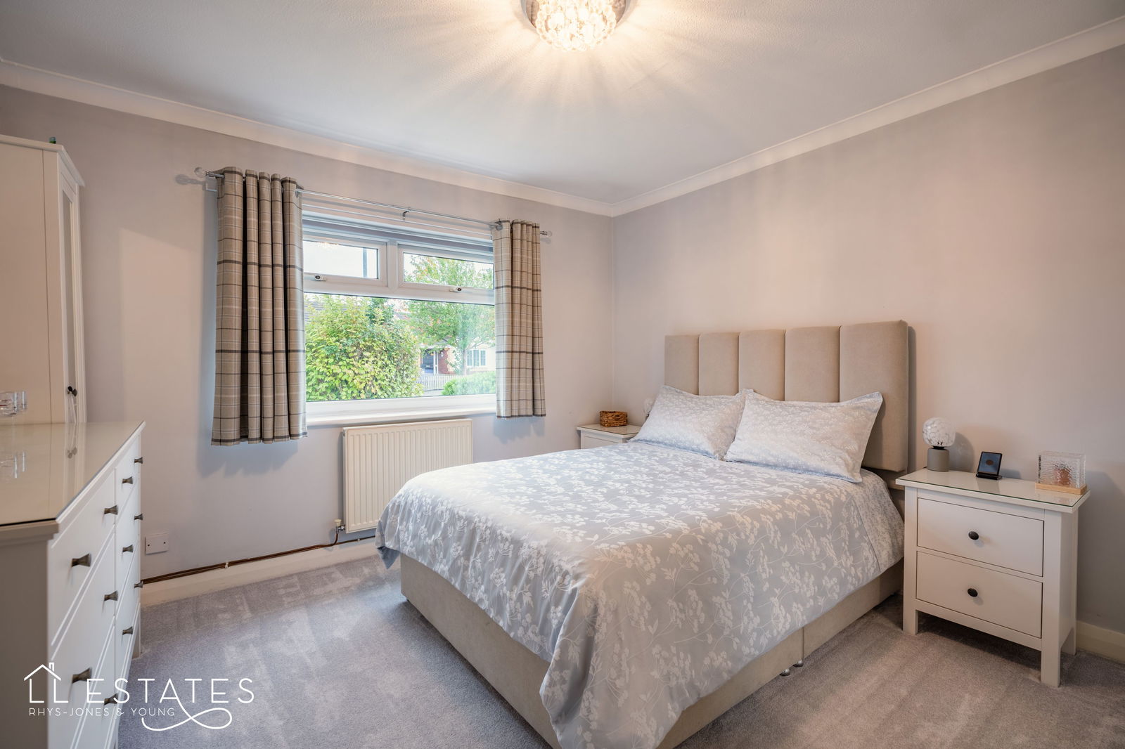 3 bed bungalow for sale in Ffordd Siarl, St. Asaph  - Property Image 6