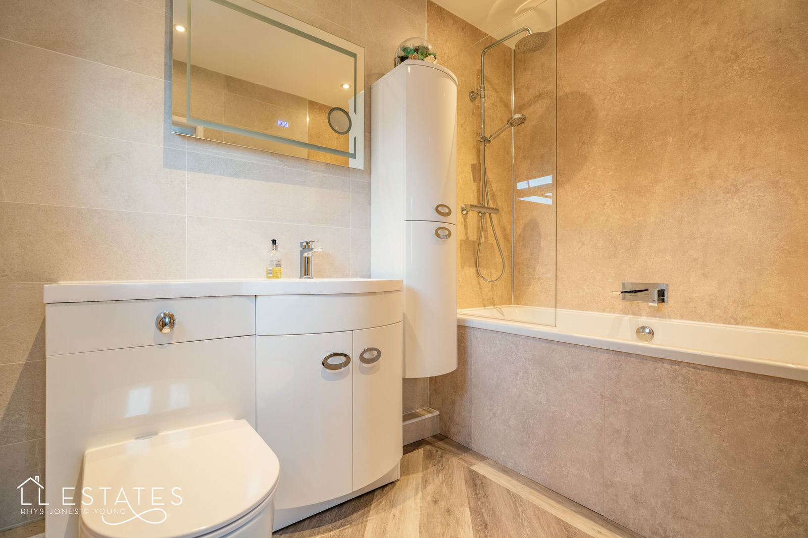 3 bed bungalow for sale in Ffordd Siarl, St. Asaph 8