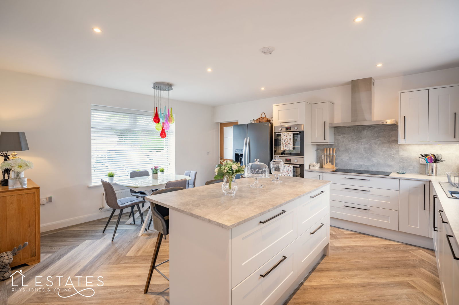 3 bed bungalow for sale in Ffordd Siarl, St. Asaph  - Property Image 3