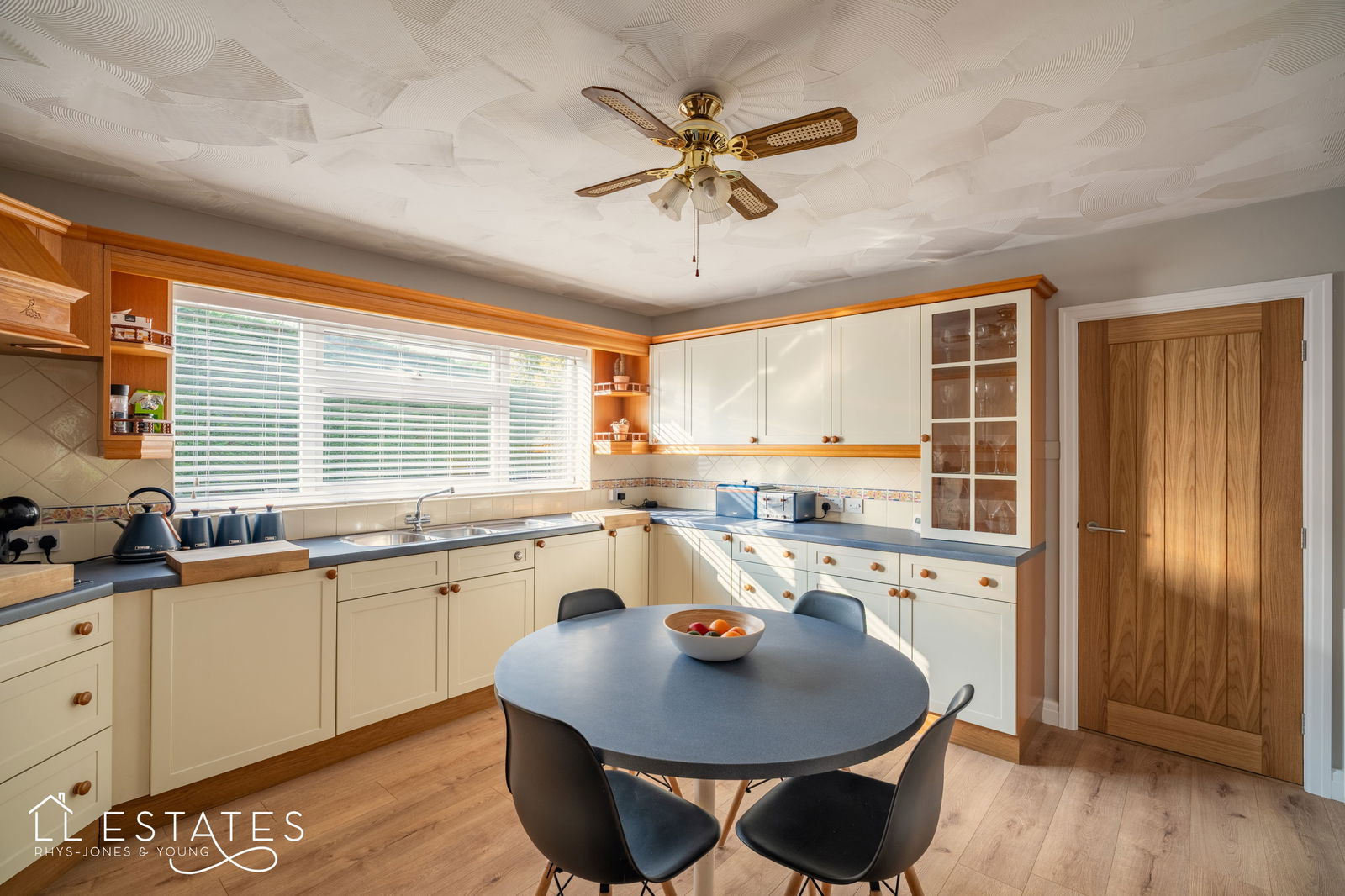 5 bed detached house for sale in Mount Road, St. Asaph 2