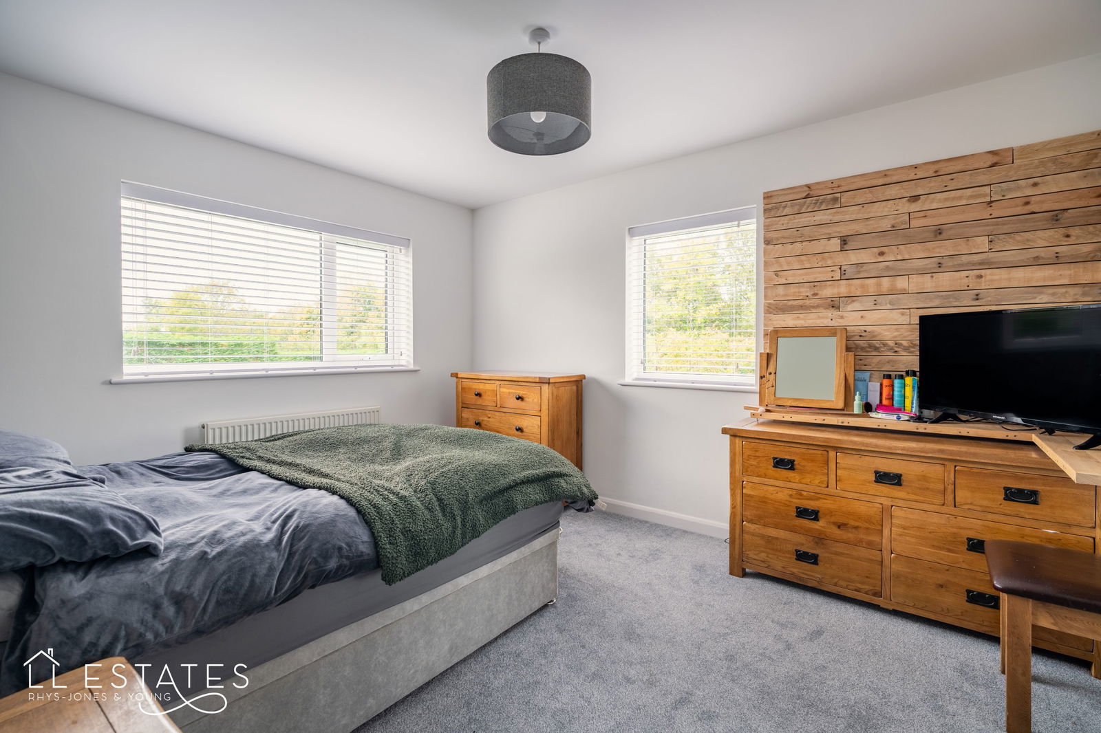 5 bed detached house for sale in Mount Road, St. Asaph  - Property Image 10