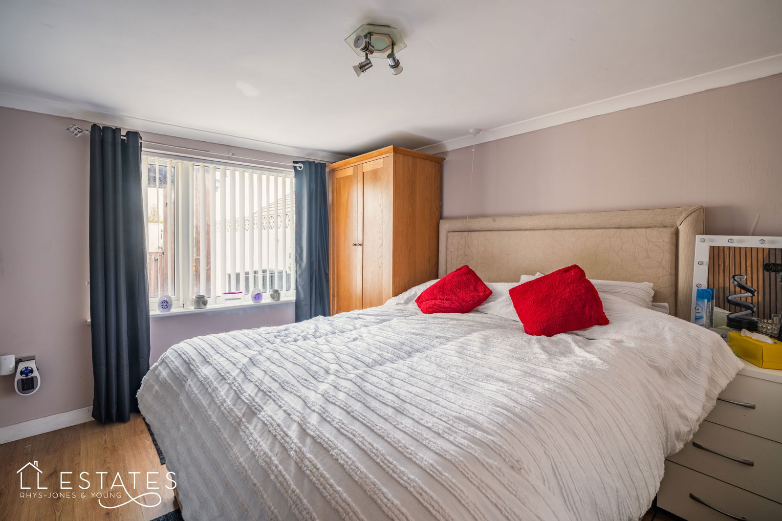 3 bed semi-detached bungalow for sale in Plastirion, Towyn, Abergele  - Property Image 9