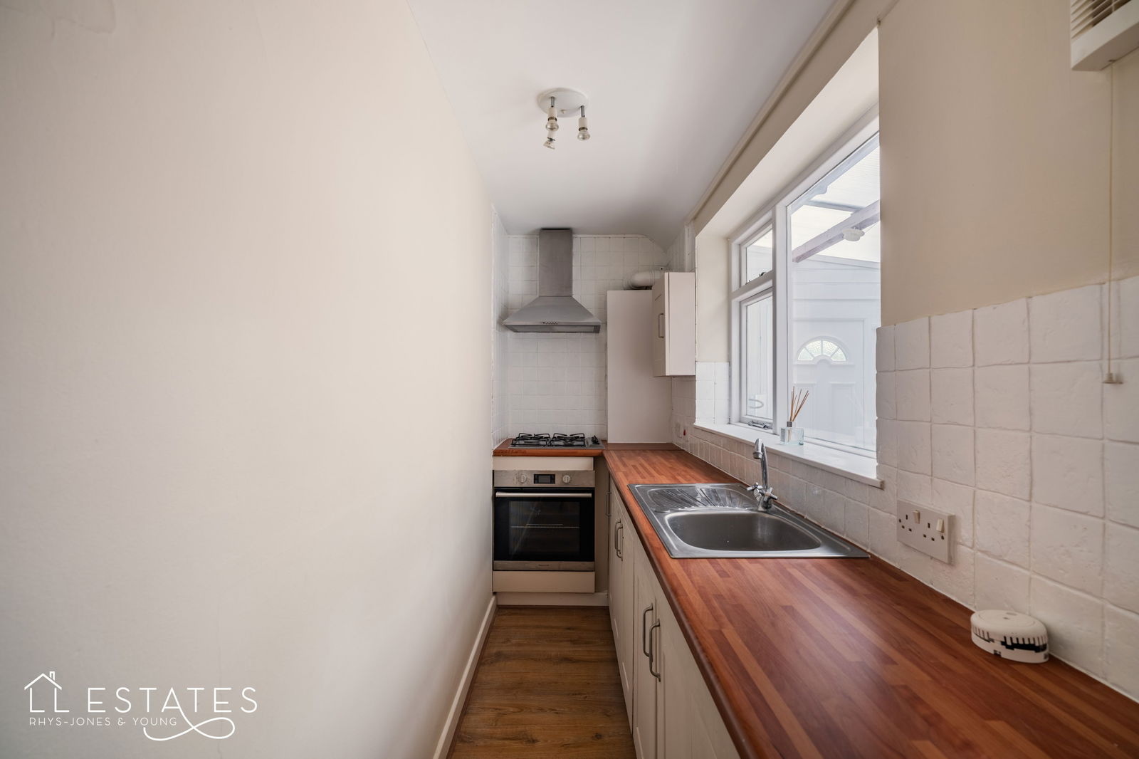 1 bed semi-detached bungalow for sale in Melyd Avenue, Prestatyn 3