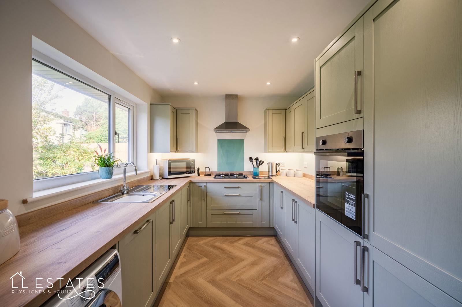 3 bed bungalow for sale in Rhodfa Cregyn, Abergele, LL22 9YL  - Property Image 2